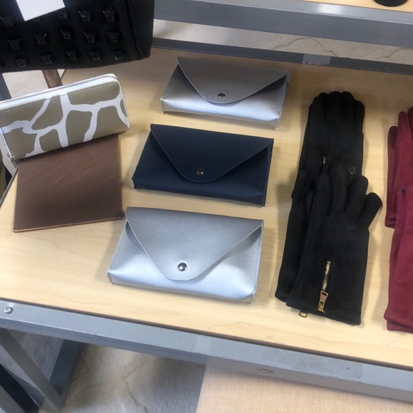 Envelope Fanny Pack *ONLY SILVER LEFT* - Picture 8 of 8